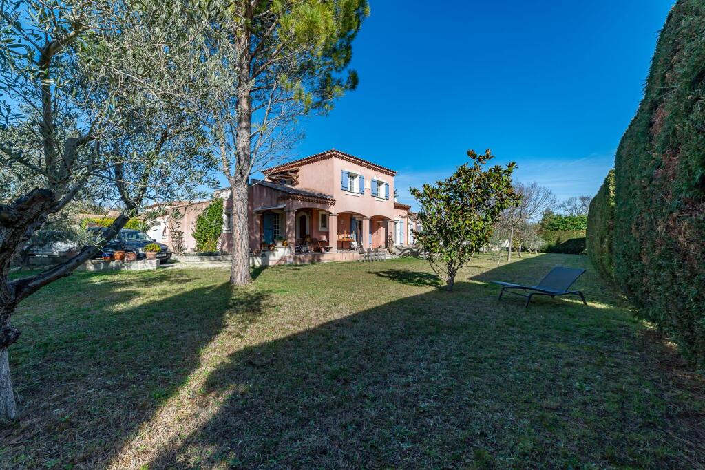 Main image of property: Provence-Alps-Cote d`Azur, Bouches-du-Rhône, Paradou