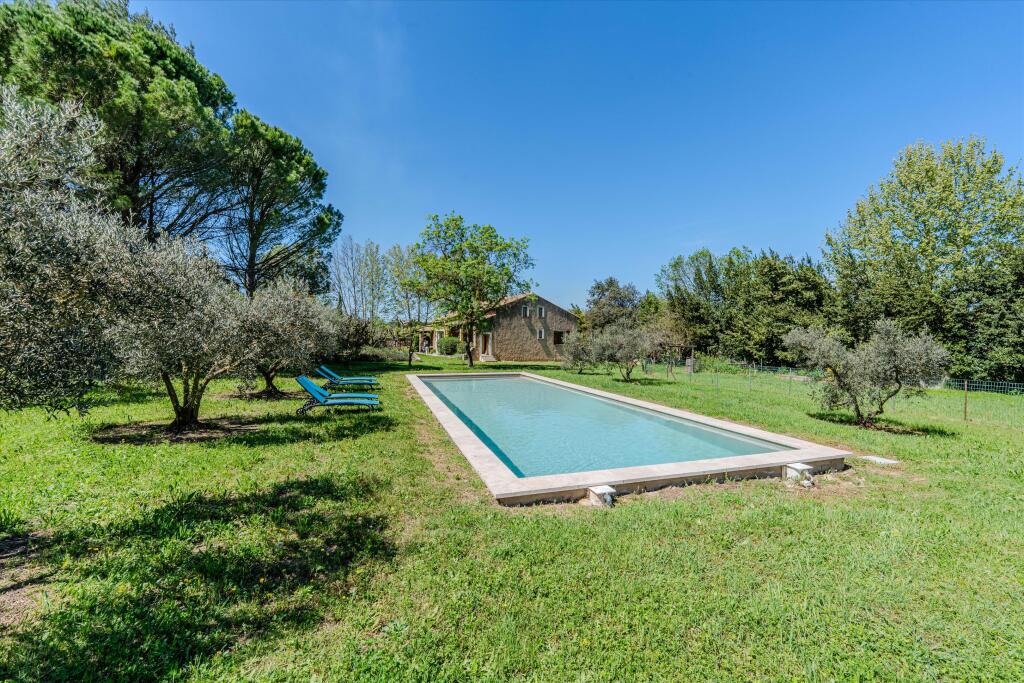 Main image of property: Provence-Alps-Cote d`Azur, Bouches-du-Rhône, Eyragues
