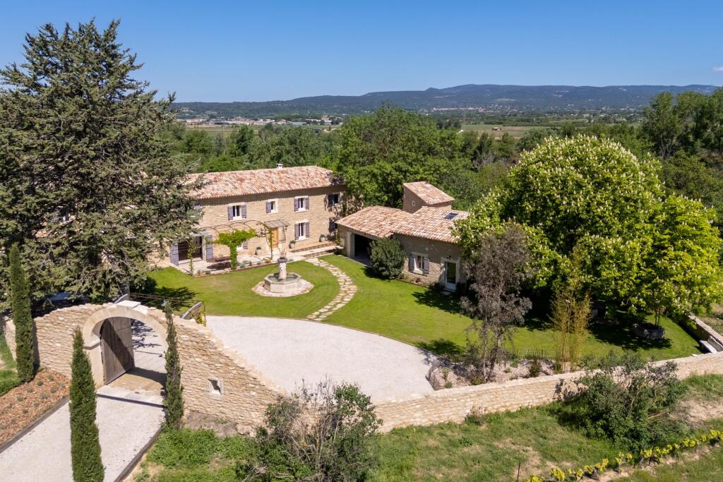 Main image of property: Provence-Alps-Cote d`Azur, Vaucluse, Oppede