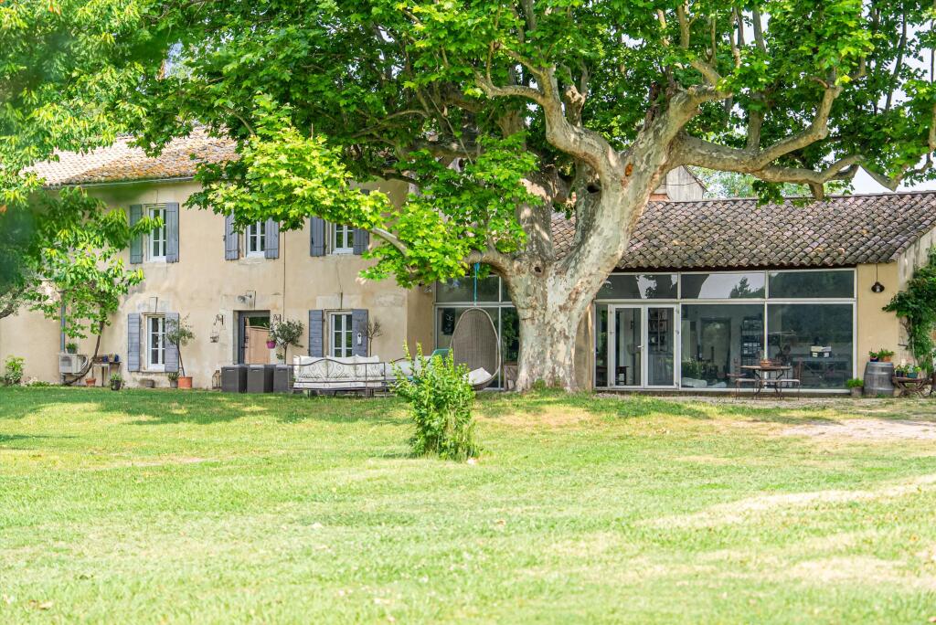 Main image of property: Provence-Alps-Cote d`Azur, Bouches-du-Rhône, Mollégès