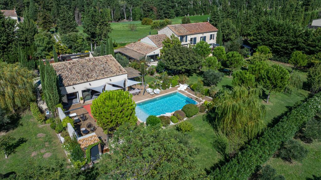 Main image of property: Provence-Alps-Cote d`Azur, Bouches-du-Rhône, Châteaurenard