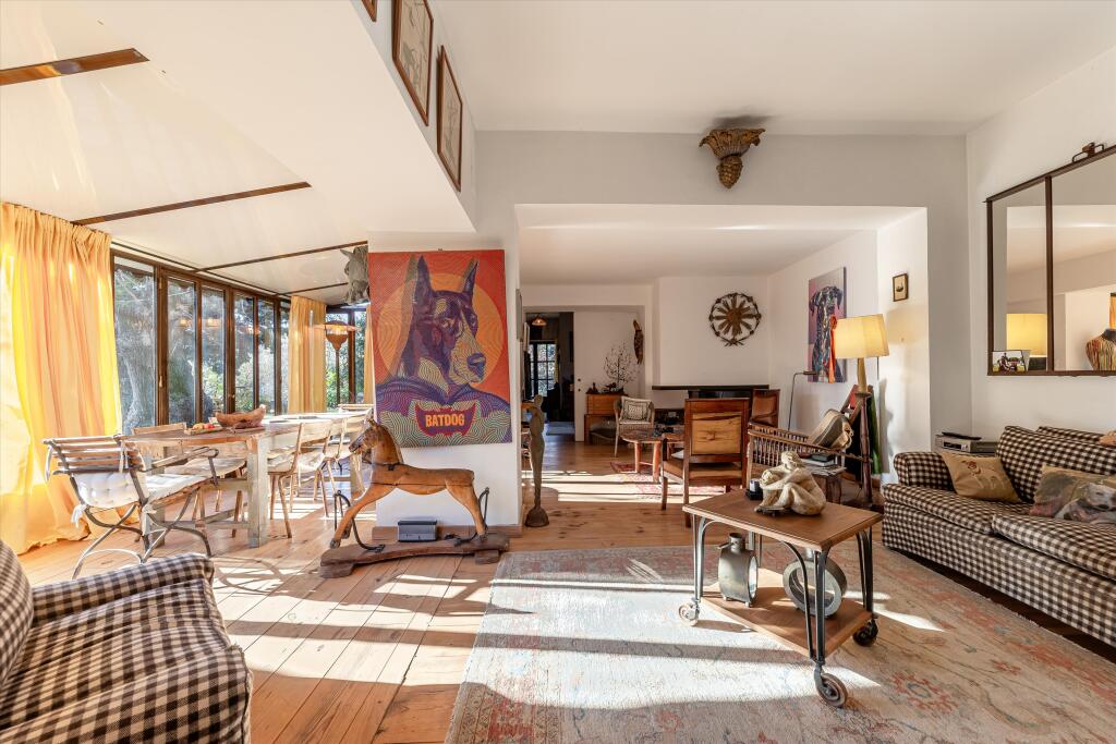 Main image of property: Provence-Alps-Cote d`Azur, Vaucluse, Le Thor