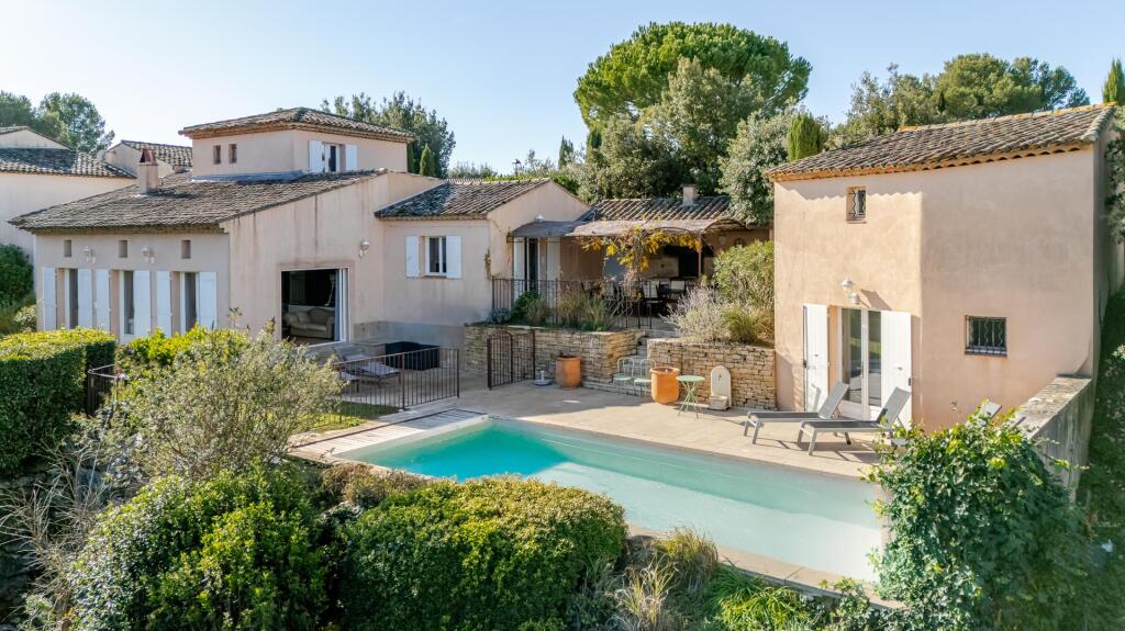 Main image of property: Provence-Alps-Cote d`Azur, Bouches-du-Rhône, Mallemort