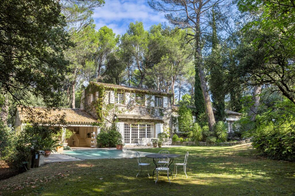 Main image of property: Provence-Alps-Cote d`Azur, Vaucluse, Pernes-les-Fontaines