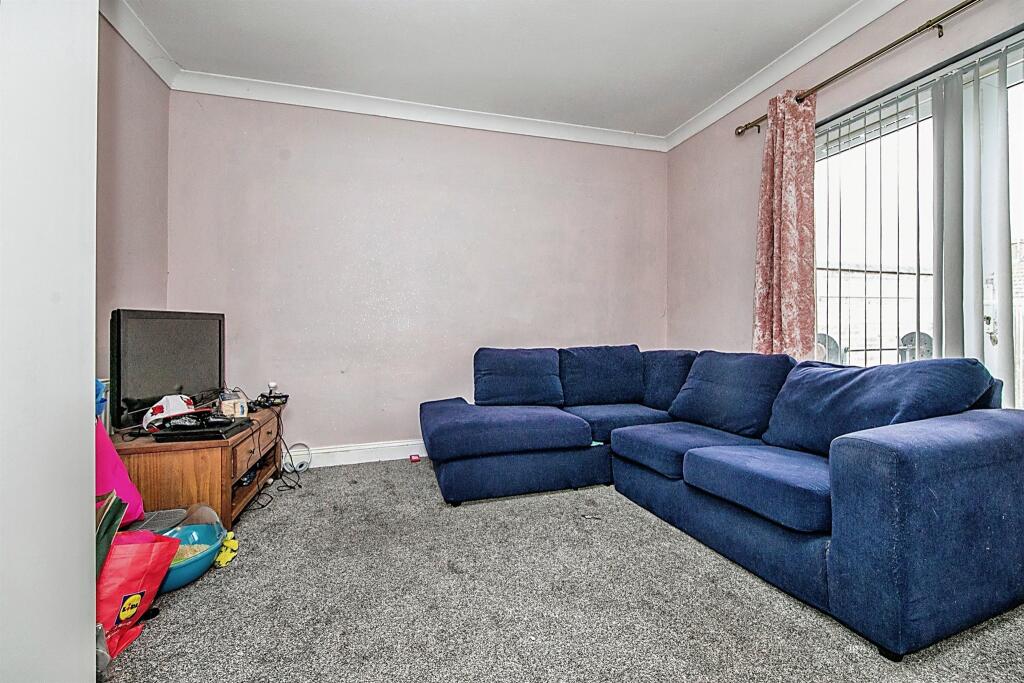 4 bedroom detached house for sale in Oakmead Road, St. Osyth, CLACTON