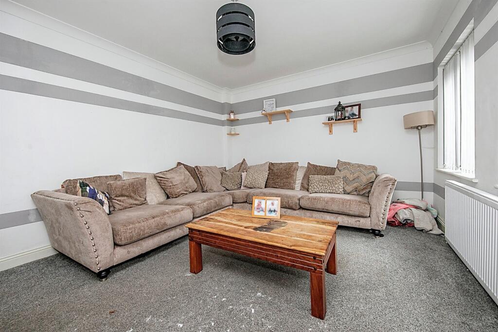 4 bedroom detached house for sale in Oakmead Road, St. Osyth, CLACTON