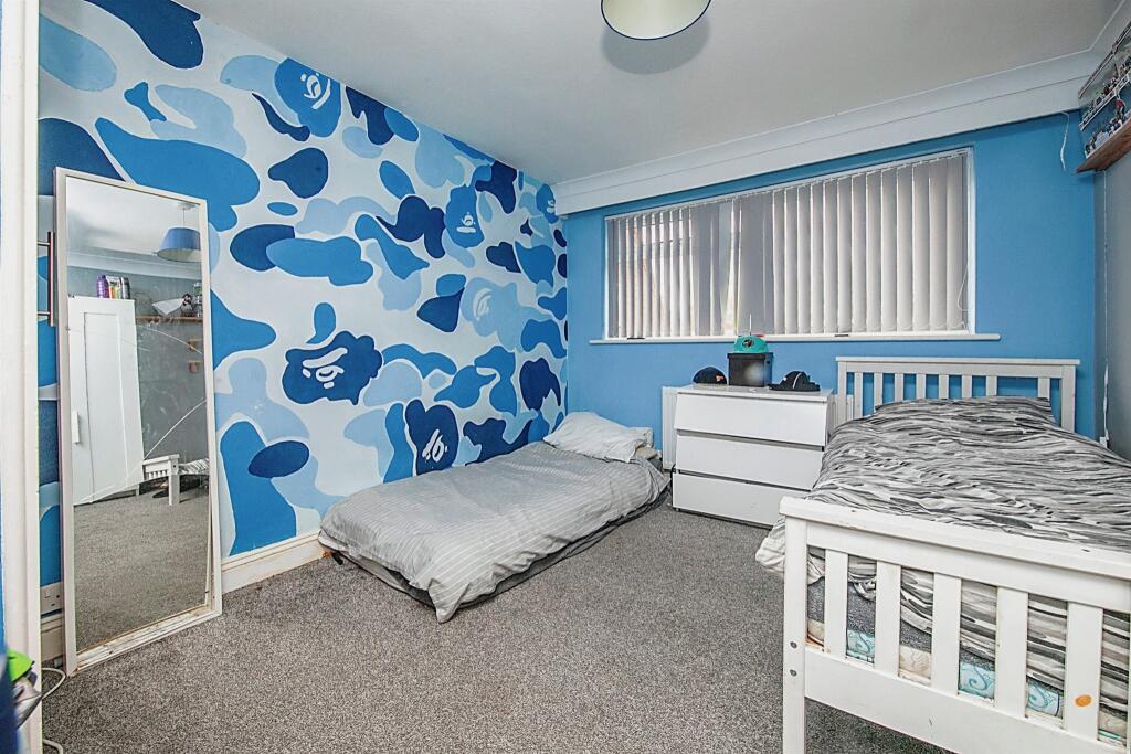 4 bedroom detached house for sale in Oakmead Road, St. Osyth, CLACTON