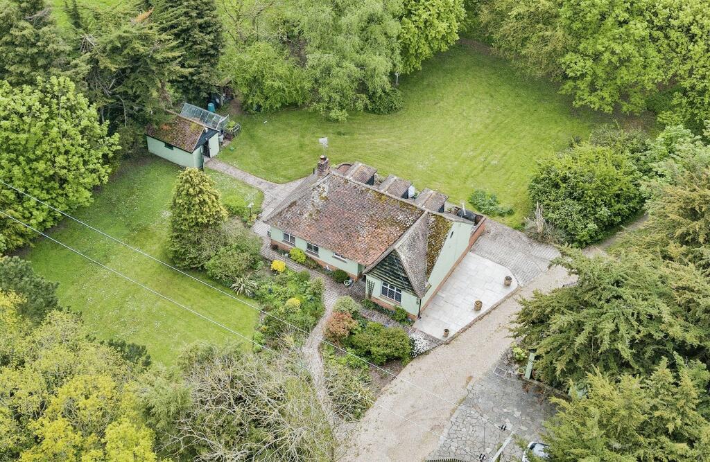 Additional property image - Thorpe Park Lane, Thorpe-Le-Soken, Clacton-On-Sea