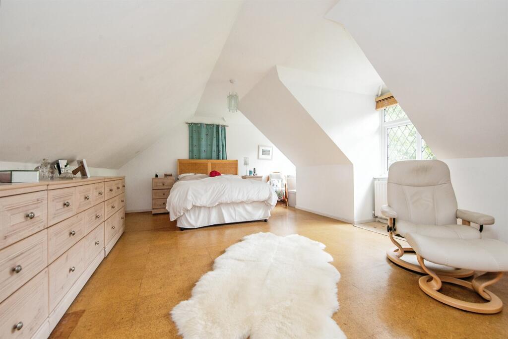 Additional property image - Thorpe Park Lane, Thorpe-Le-Soken, Clacton-On-Sea