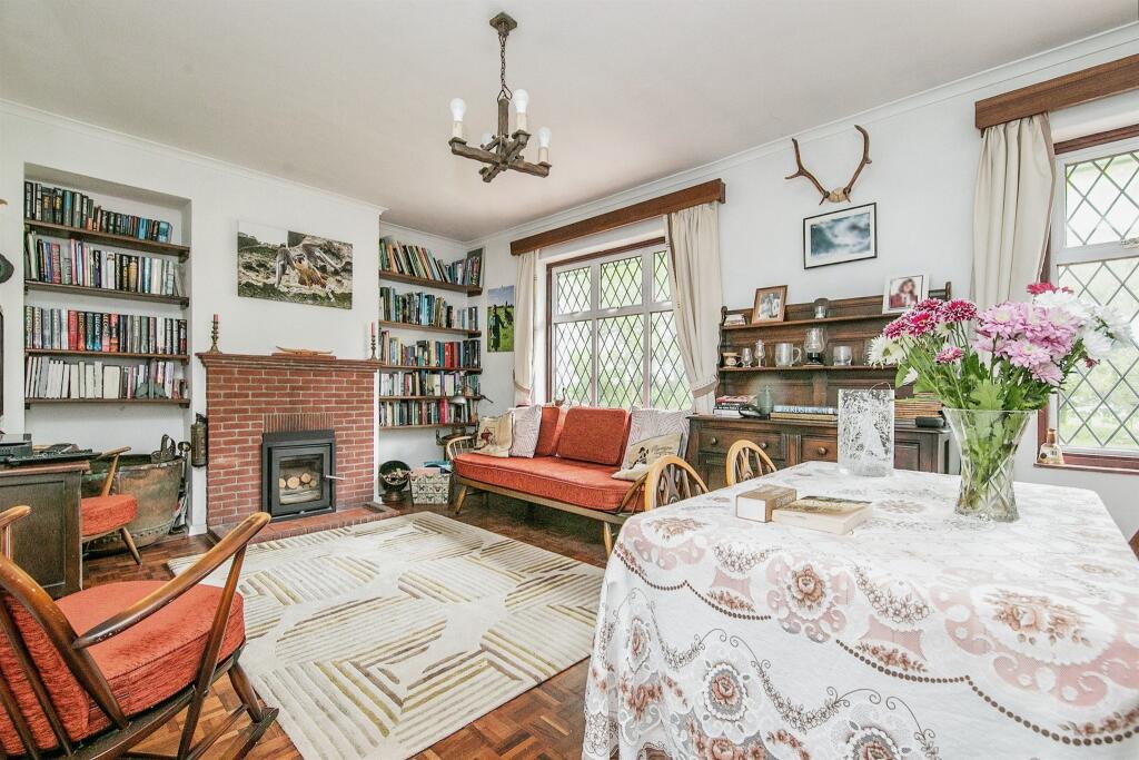 Additional property image - Thorpe Park Lane, Thorpe-Le-Soken, Clacton-On-Sea