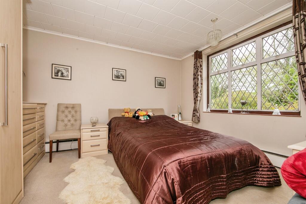 Additional property image - Thorpe Park Lane, Thorpe-Le-Soken, Clacton-On-Sea