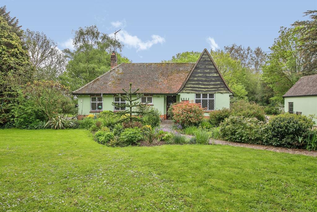 Additional property image - Thorpe Park Lane, Thorpe-Le-Soken, Clacton-On-Sea