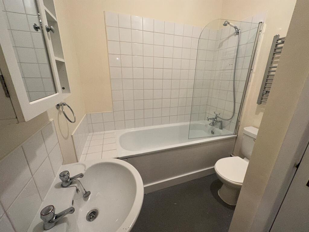 Additional property image - Garden Road, Jaywick, Clacton-On-Sea