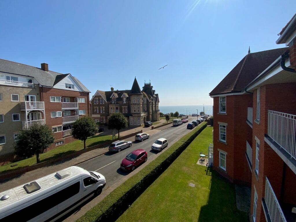 2 bedroom flat for sale in Thoroughgood Road, ClactonOnSea, CO15