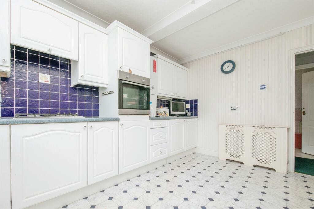 Additional property image - Kings Avenue, Holland-On-Sea, Clacton-On-Sea