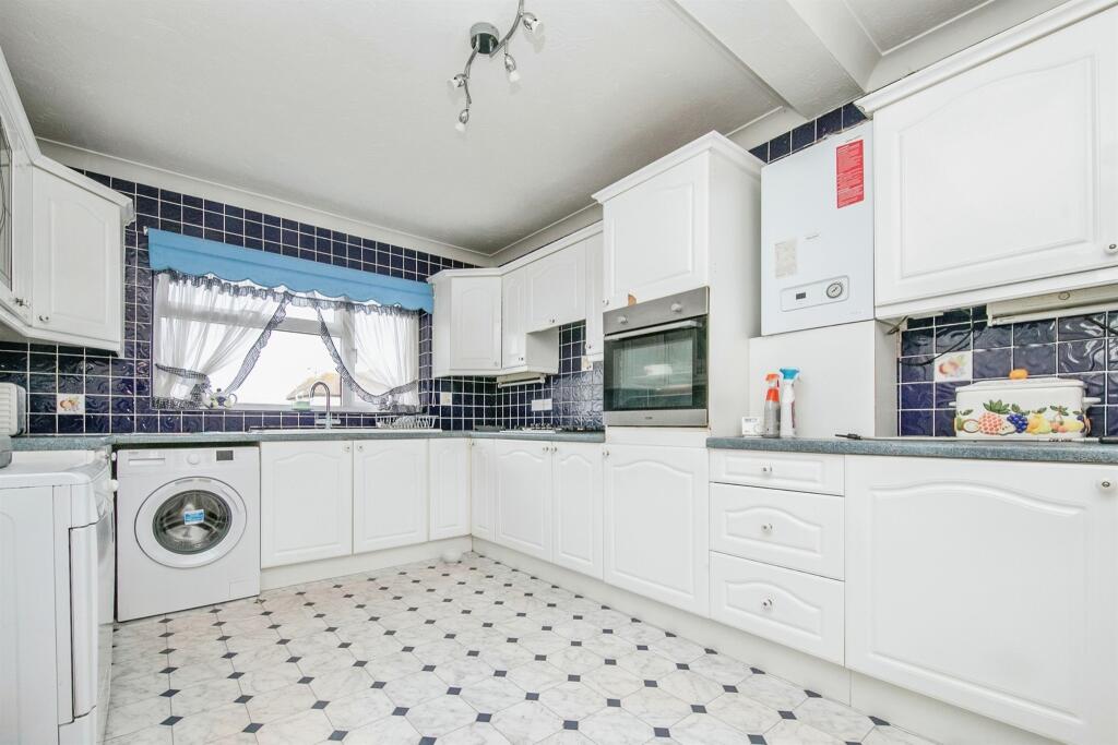 Additional property image - Kings Avenue, Holland-On-Sea, Clacton-On-Sea