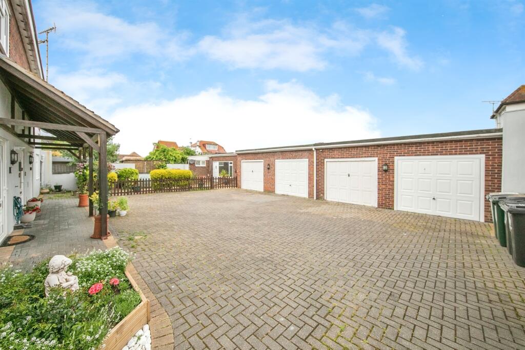 Additional property image - Kings Avenue, Holland-On-Sea, Clacton-On-Sea