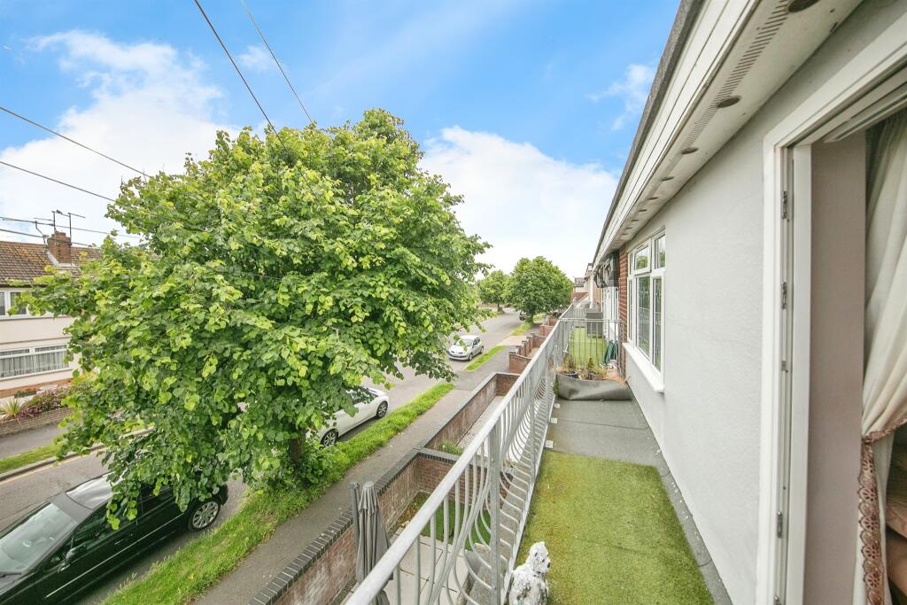 Additional property image - Kings Avenue, Holland-On-Sea, Clacton-On-Sea