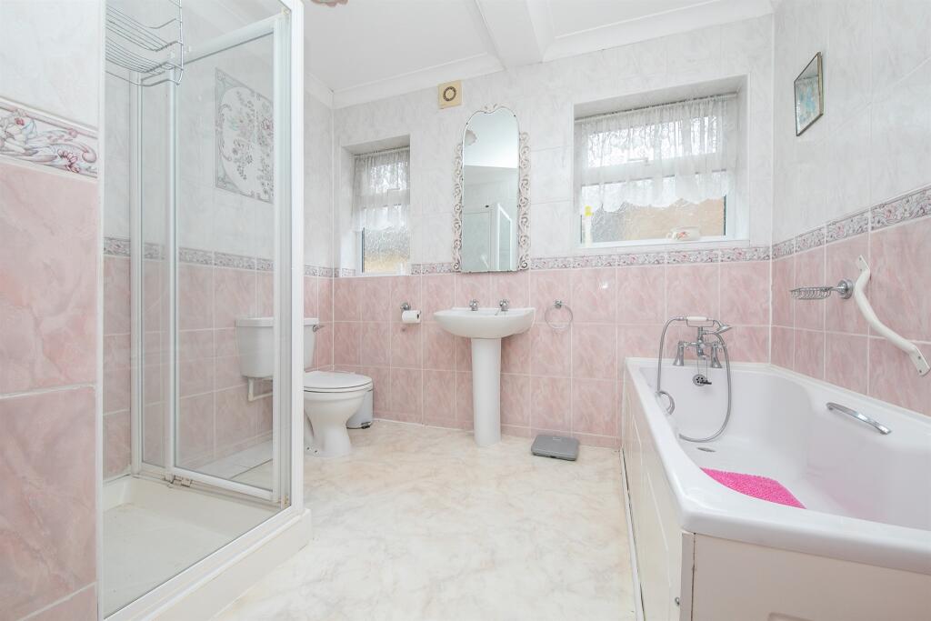 Additional property image - Kings Avenue, Holland-On-Sea, Clacton-On-Sea