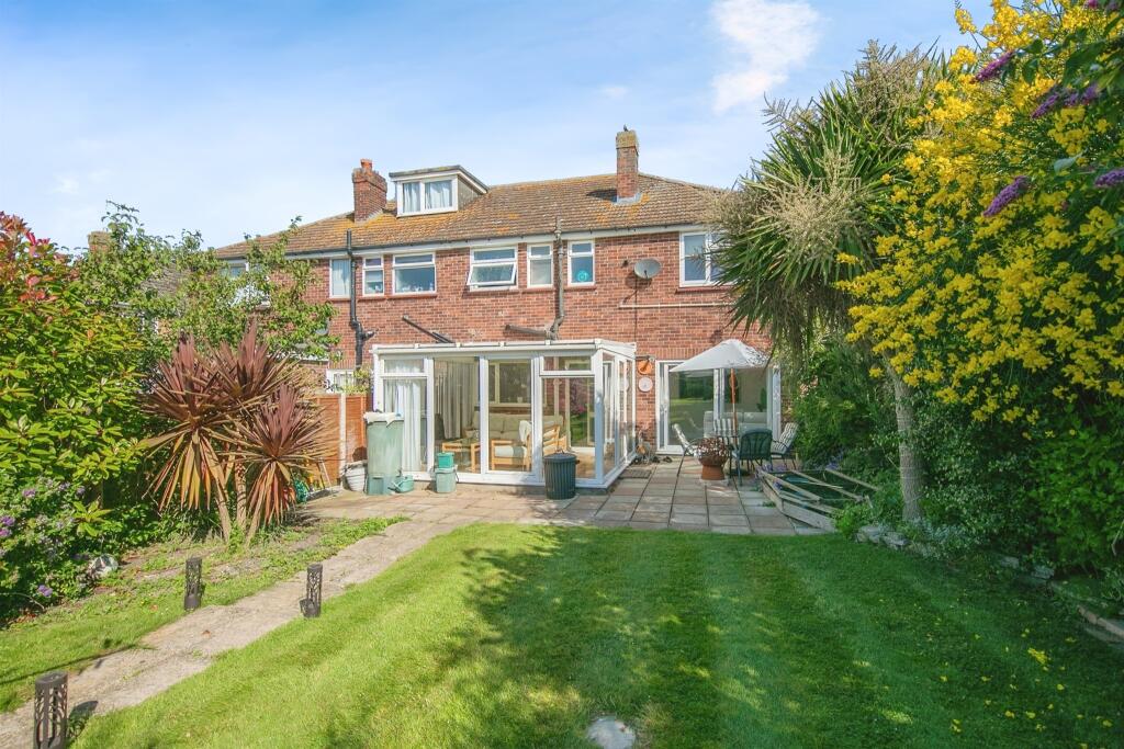 Additional property image - Leas Road, Clacton-On-Sea