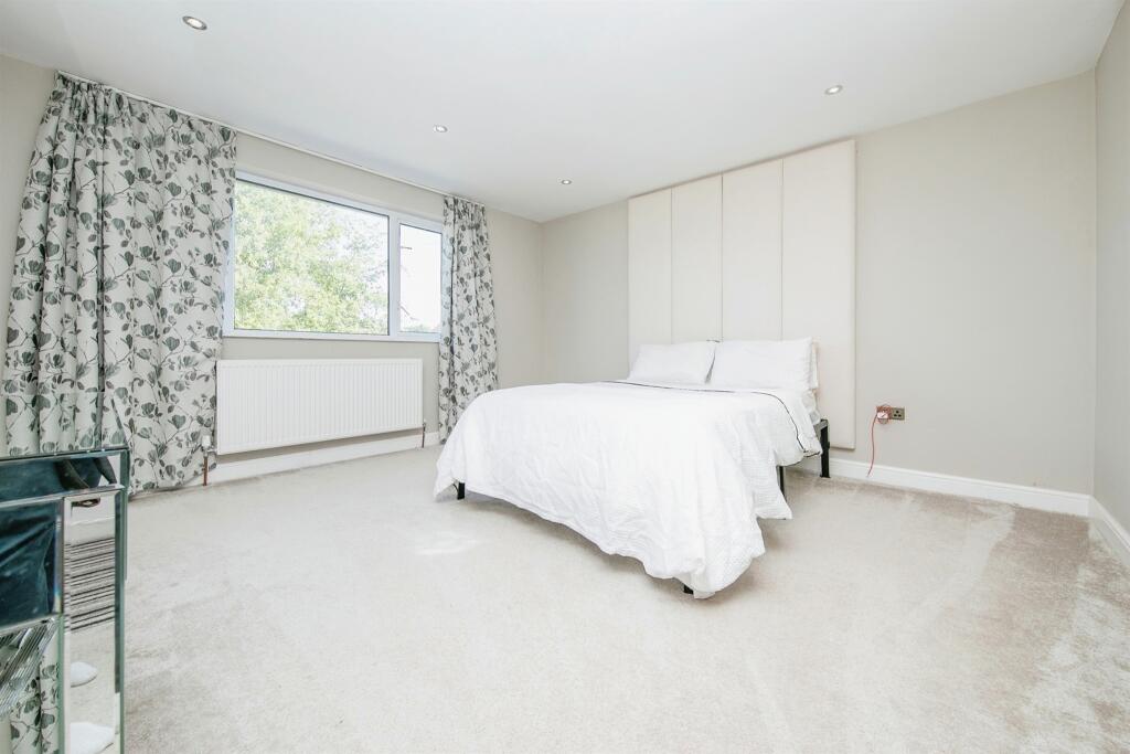 Additional property image - Leas Road, Clacton-On-Sea