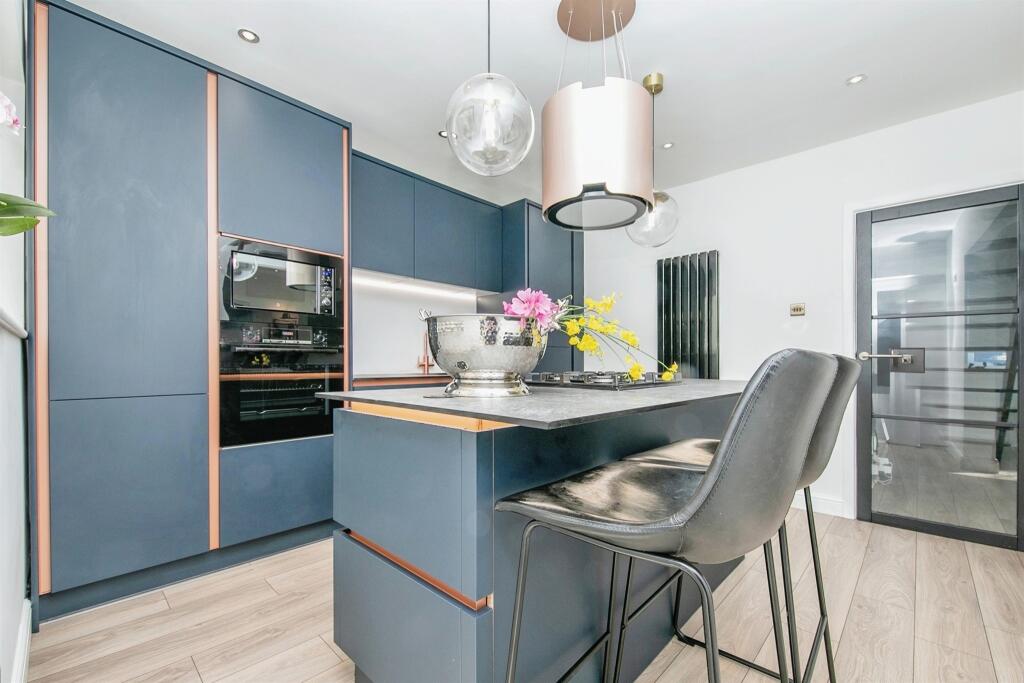 Additional property image - Leas Road, Clacton-On-Sea