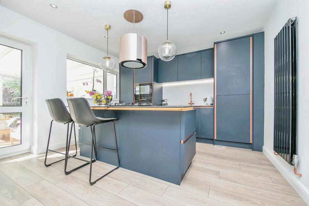 Additional property image - Leas Road, Clacton-On-Sea