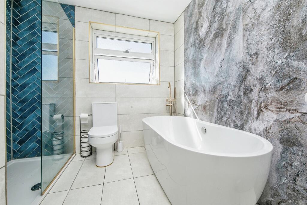 Additional property image - Leas Road, Clacton-On-Sea