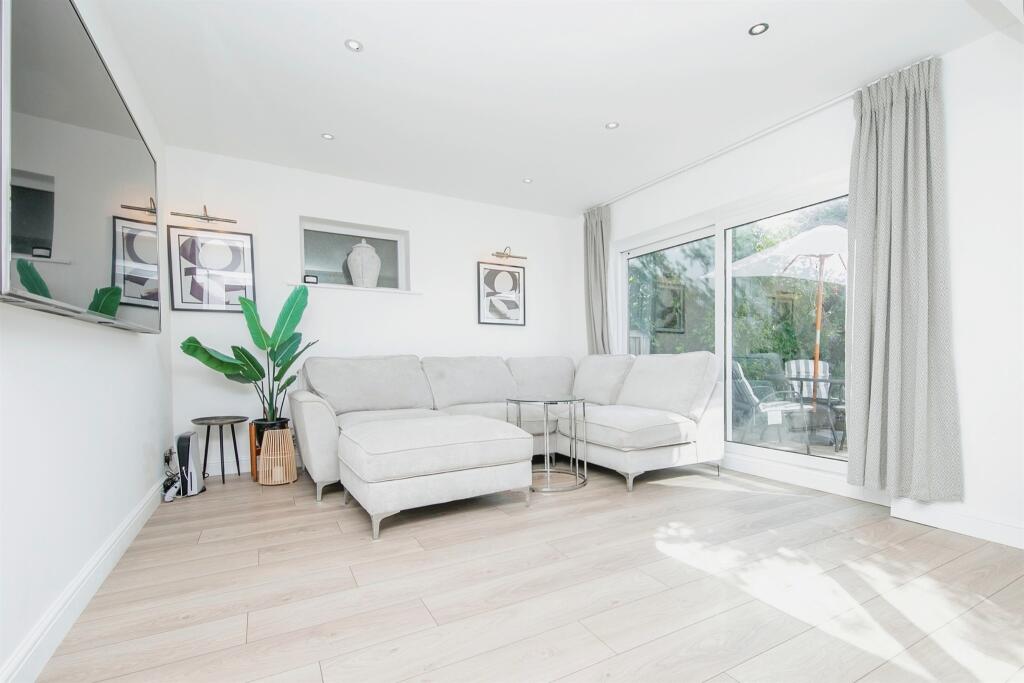 Additional property image - Leas Road, Clacton-On-Sea