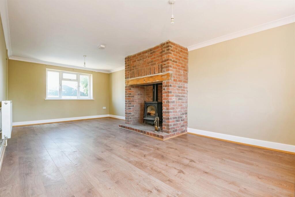 Additional property image - Fern Way, Jaywick, Clacton-On-Sea