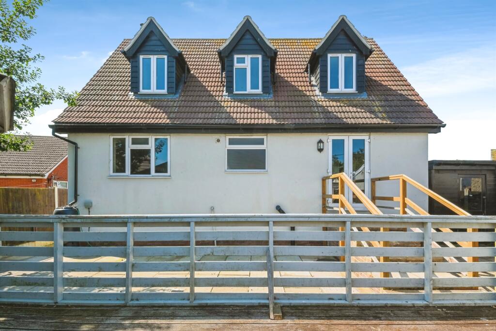 Additional property image - Fern Way, Jaywick, Clacton-On-Sea