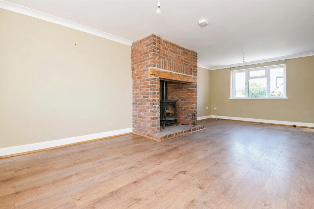 Additional property image - Fern Way, Jaywick, Clacton-On-Sea