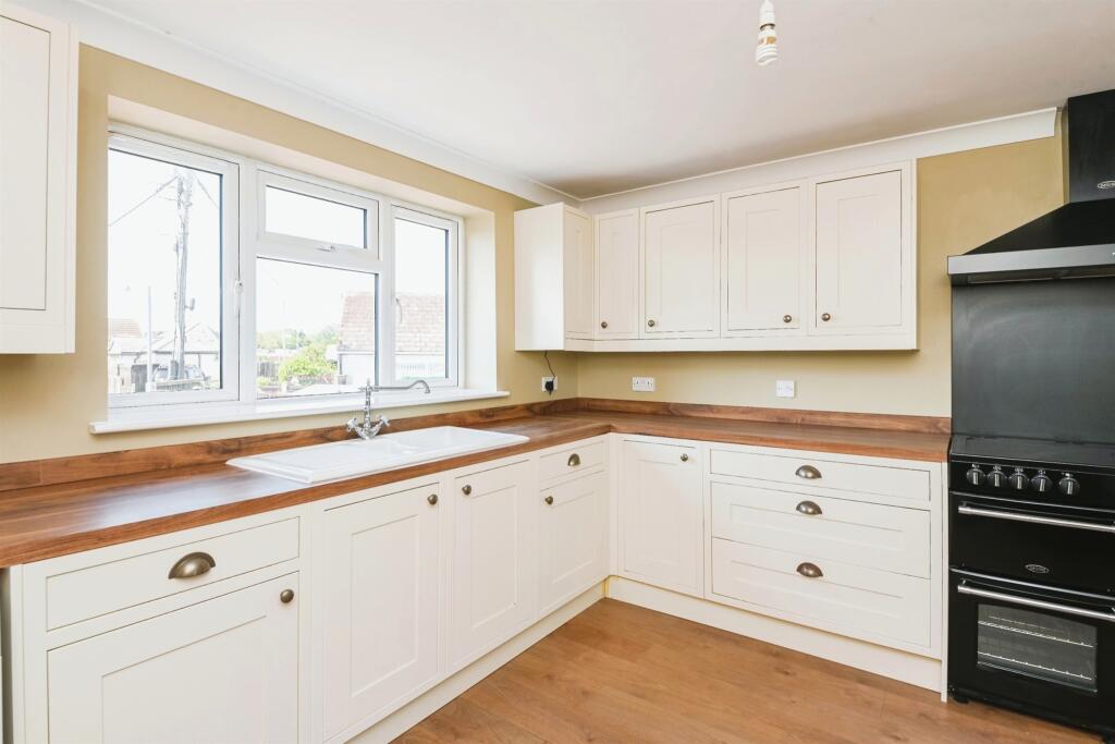 Additional property image - Fern Way, Jaywick, Clacton-On-Sea