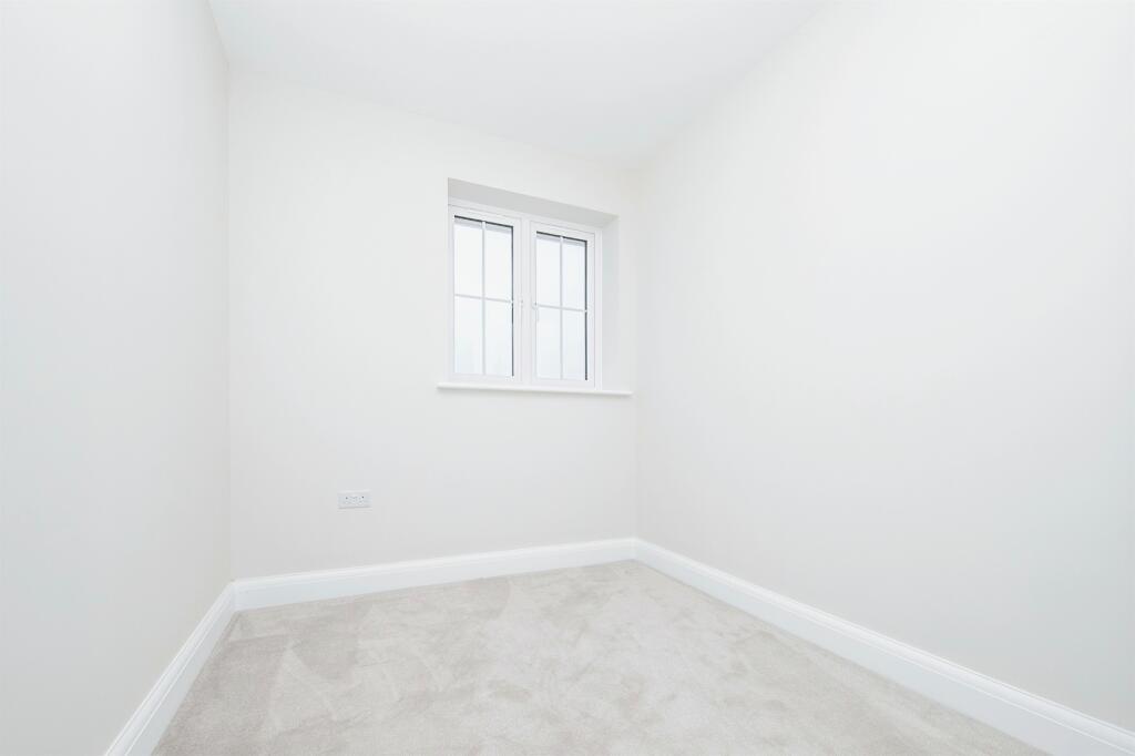 Additional property image - Martello Drive, Kirby Road, Walton On The Naze