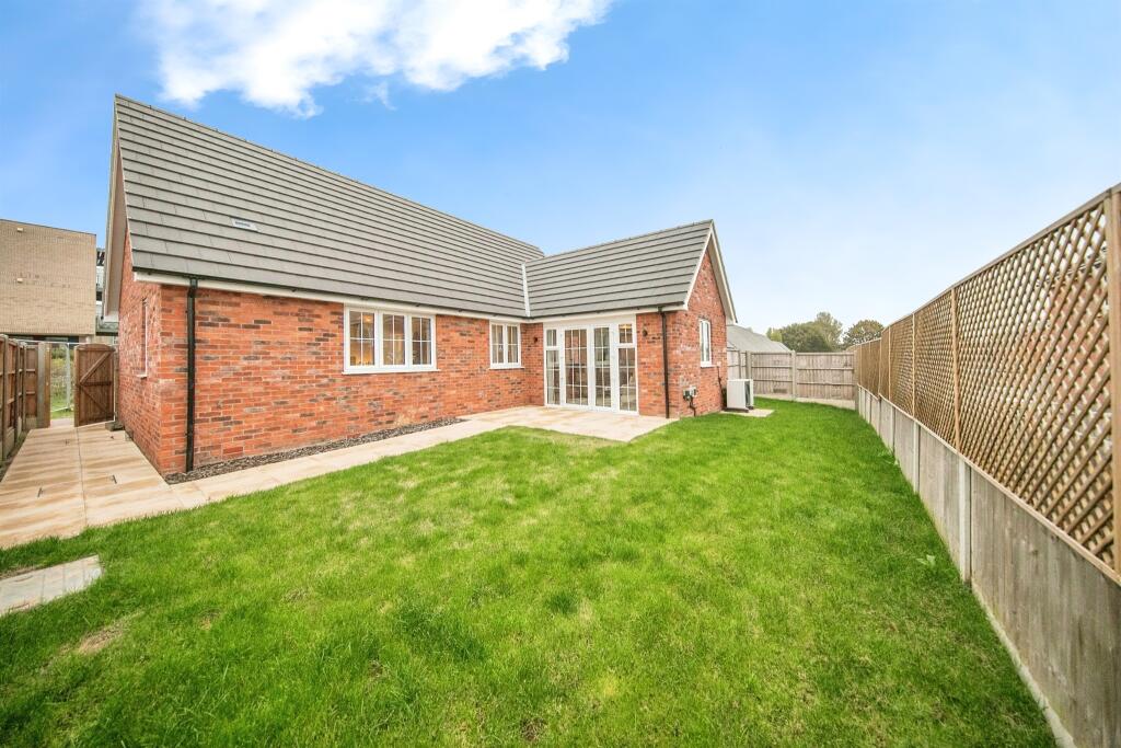 Additional property image - Martello Drive, Kirby Road, Walton On The Naze