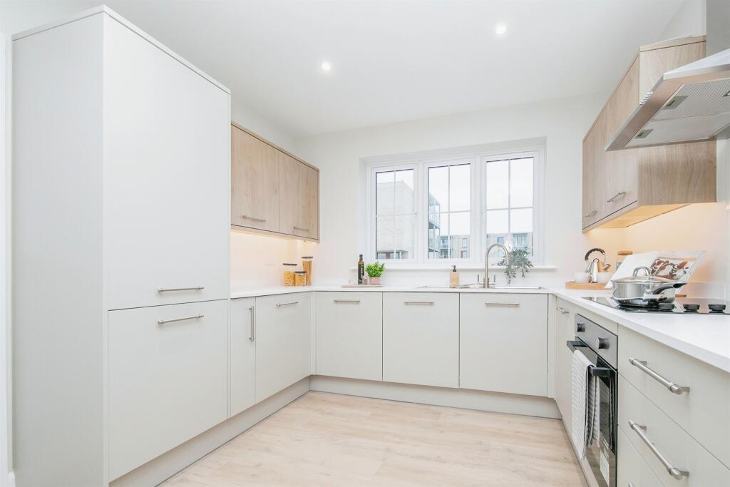 Additional property image - Martello Drive, Kirby Road, Walton On The Naze