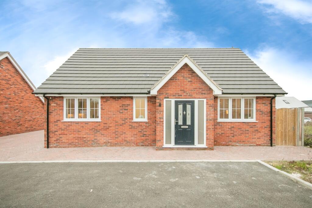 Additional property image - Martello Drive, Kirby Road, Walton On The Naze