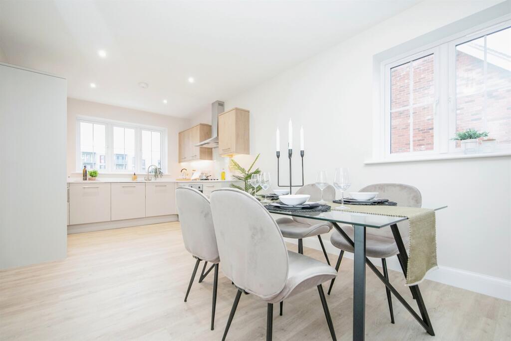 Additional property image - Martello Drive, Kirby Road, Walton On The Naze