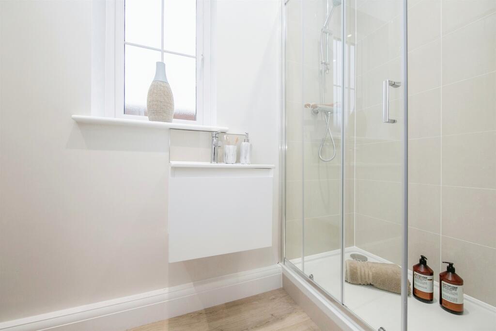 Additional property image - Martello Drive, Kirby Road, Walton On The Naze