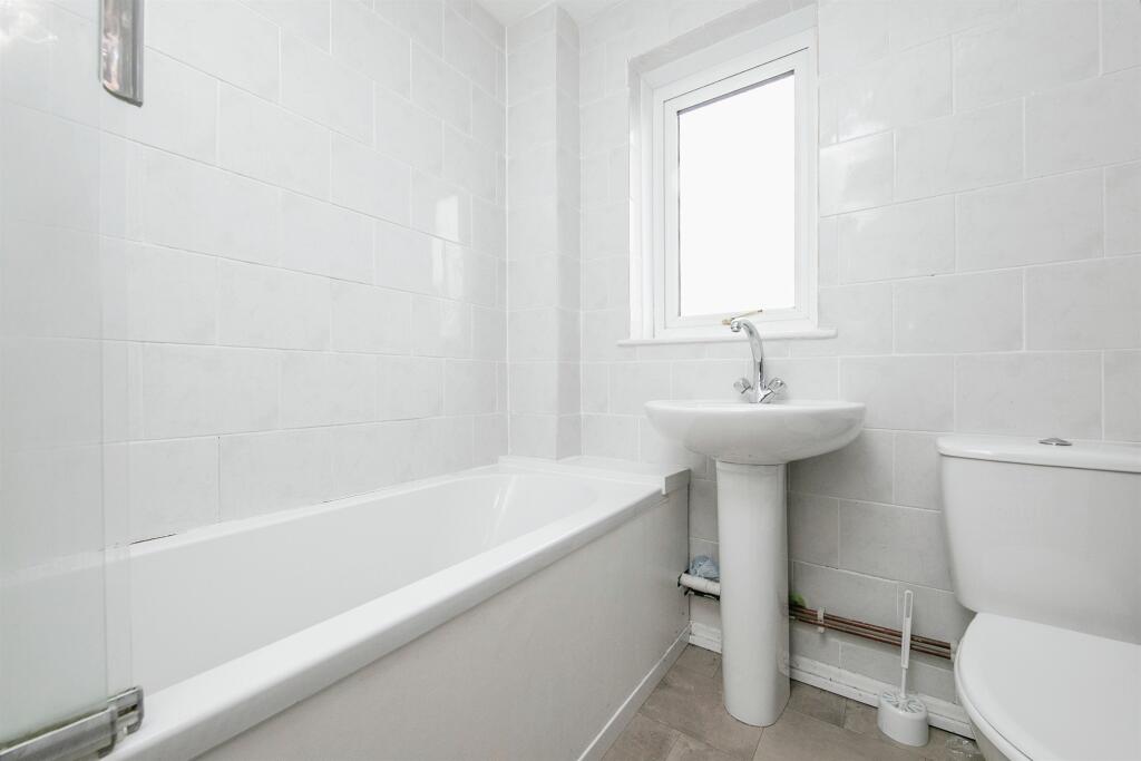 Additional property image - Beaconsfield Road, Clacton-On-Sea