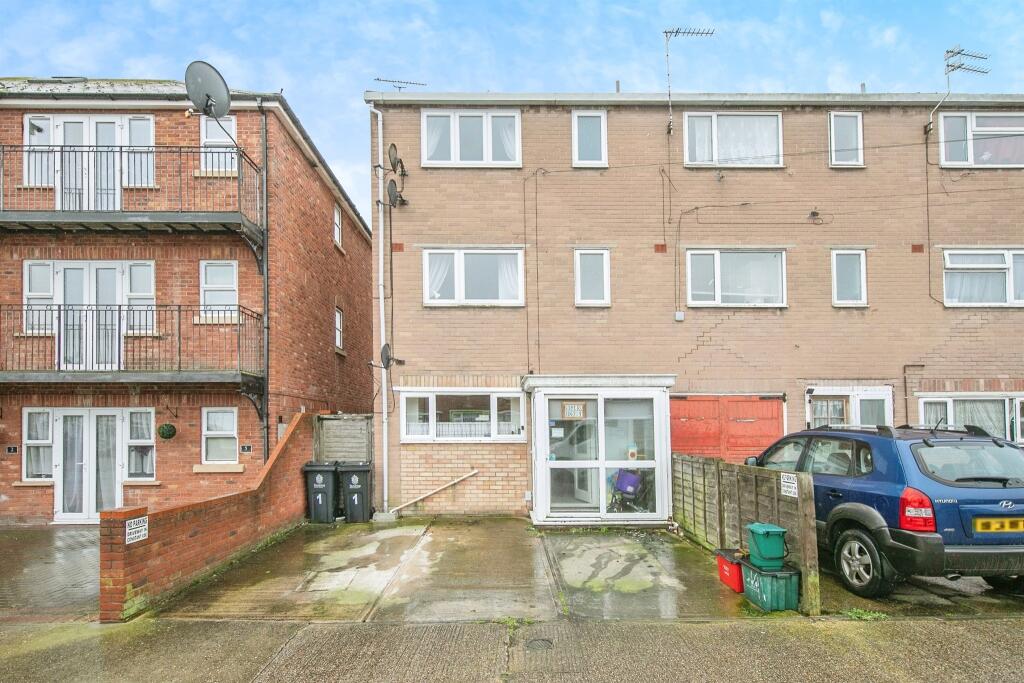Additional property image - Beaconsfield Road, Clacton-On-Sea