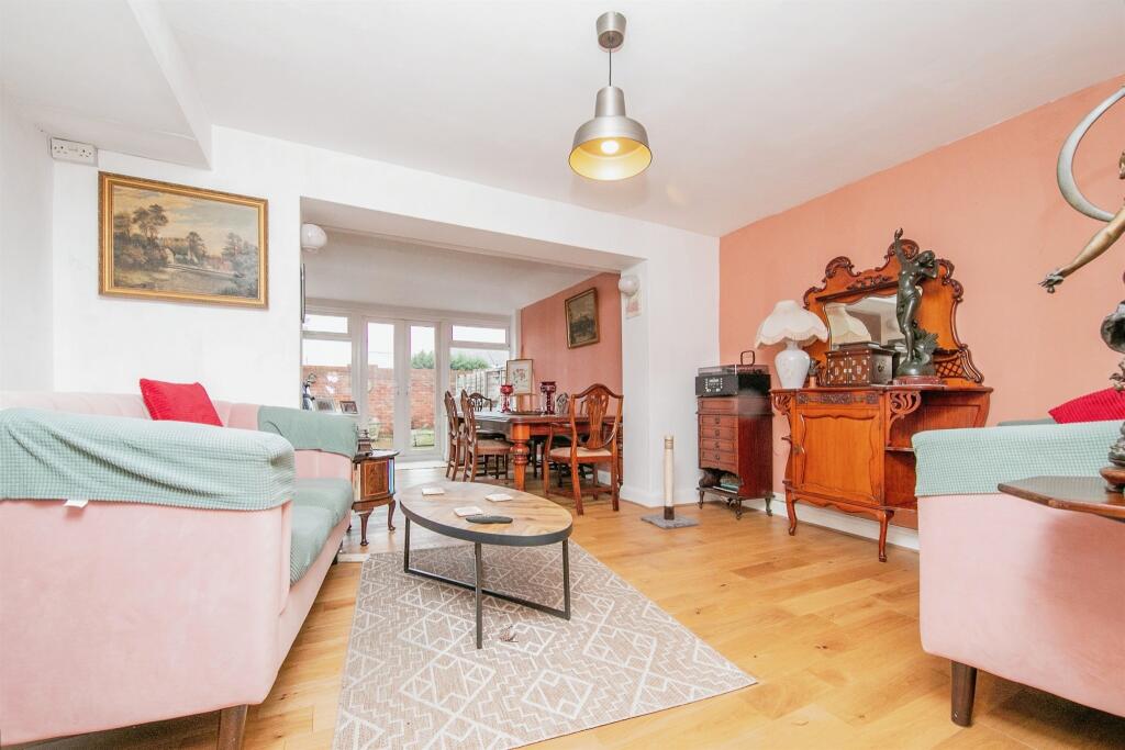 Additional property image - Beaconsfield Road, Clacton-On-Sea
