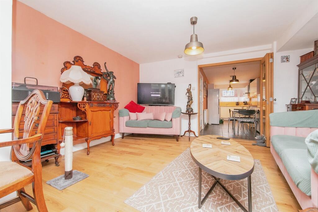 Additional property image - Beaconsfield Road, Clacton-On-Sea