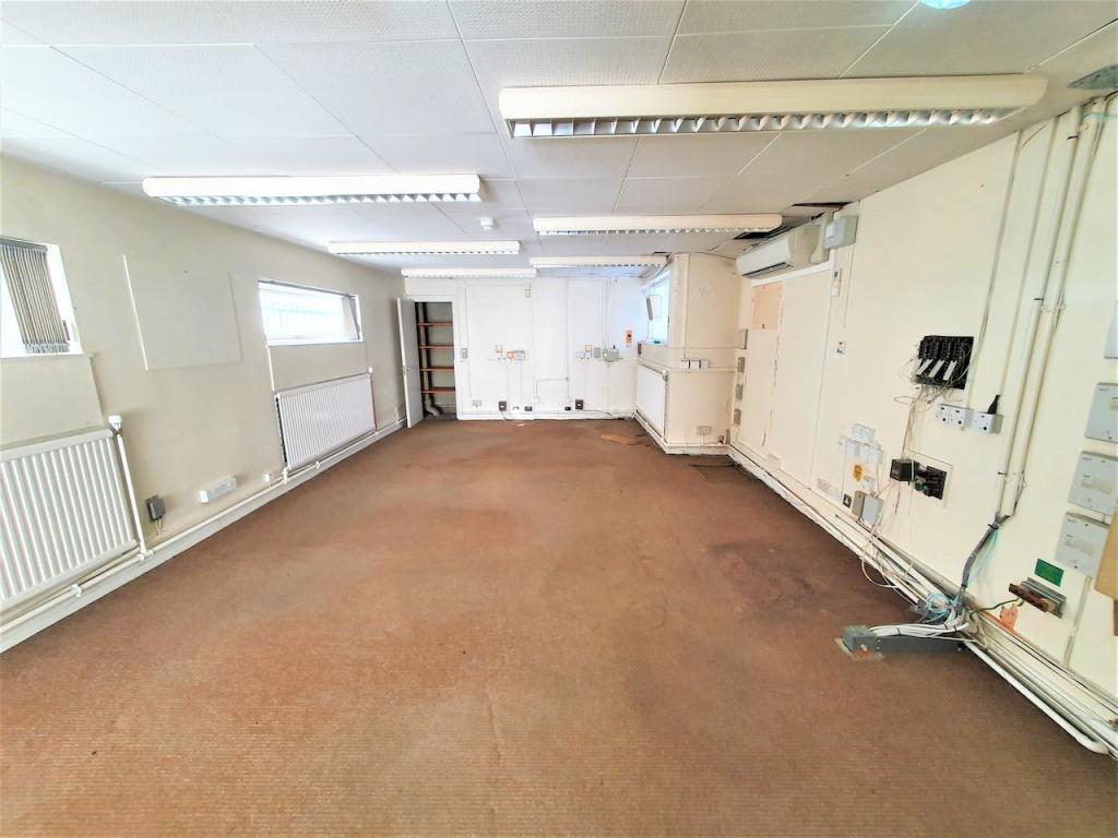 High street retail property to lease in 21 Bramhall Lane South, Bramhall, Stockport, SK7 1AQ, SK7