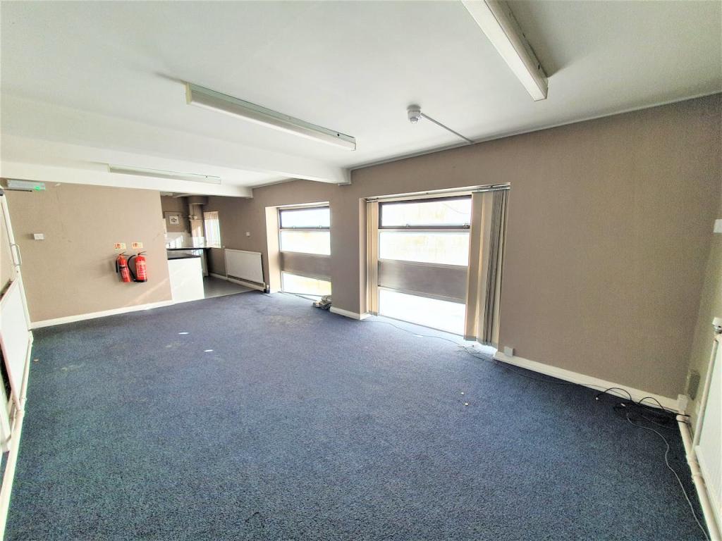 High street retail property to lease in 21 Bramhall Lane South, Bramhall, Stockport, SK7 1AQ, SK7