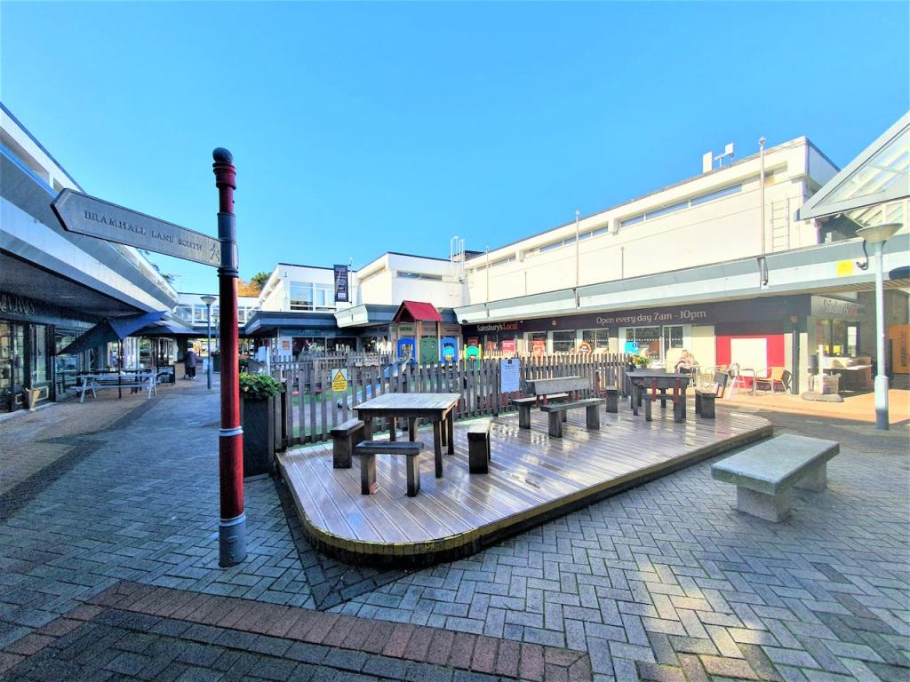 High street retail property to lease in 21 Bramhall Lane South