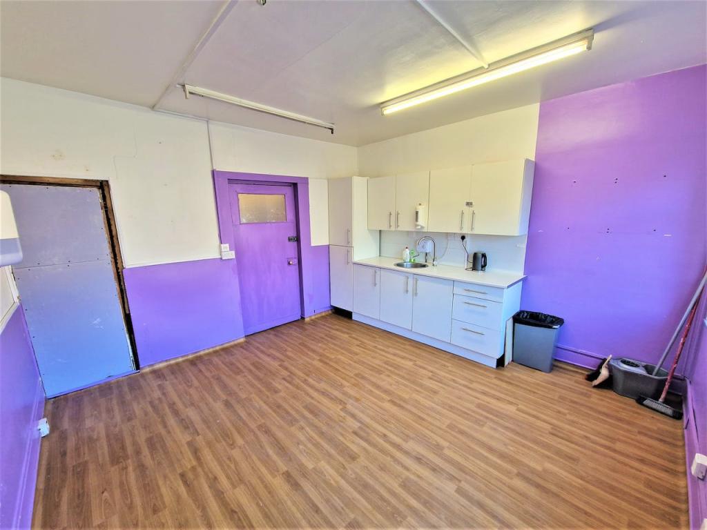 High street retail property to lease in 7b Stretford Road, Urmston, M41