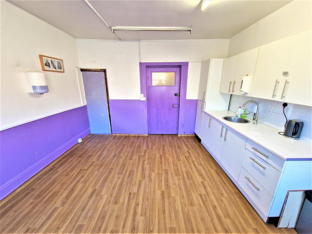 High street retail property to lease in 7b Stretford Road, Urmston, M41