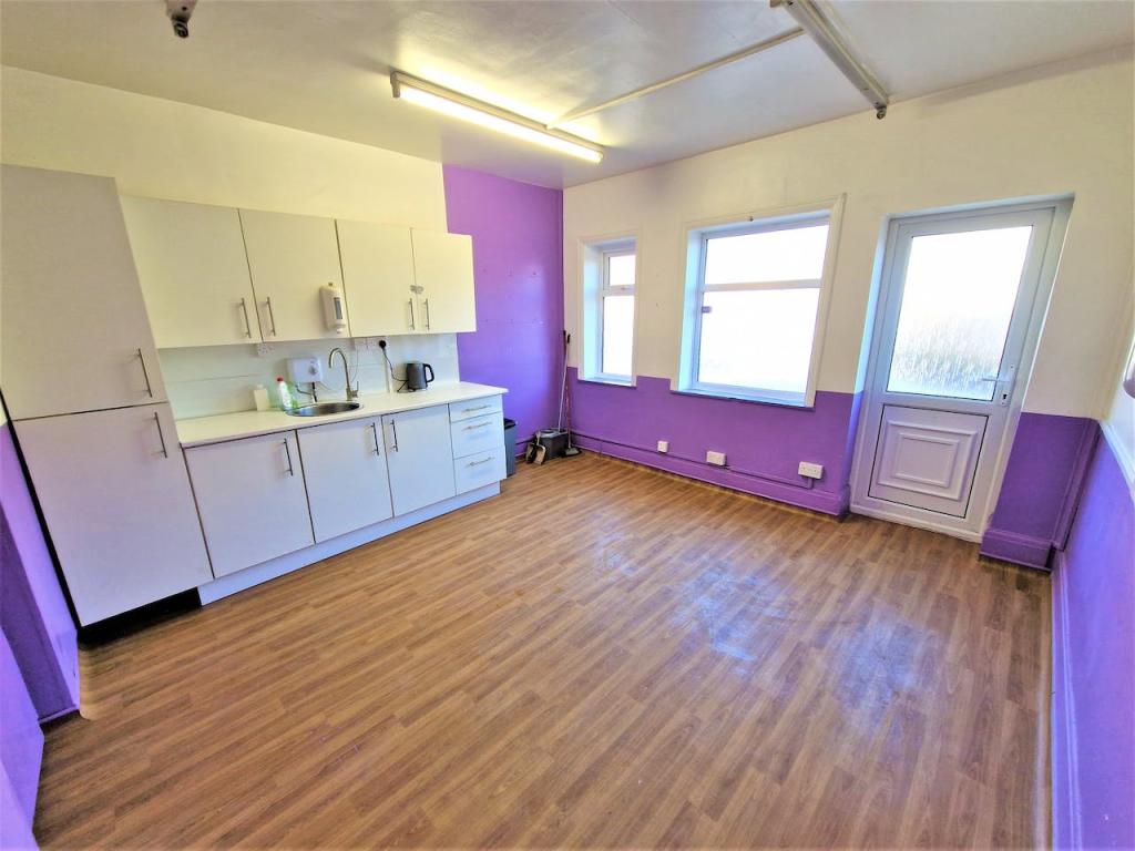 High street retail property to lease in 7b Stretford Road, Urmston, M41