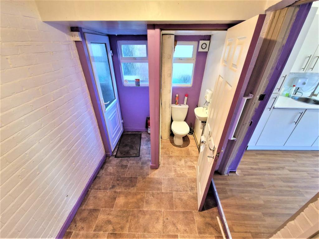 High street retail property to lease in 7b Stretford Road, Urmston, M41